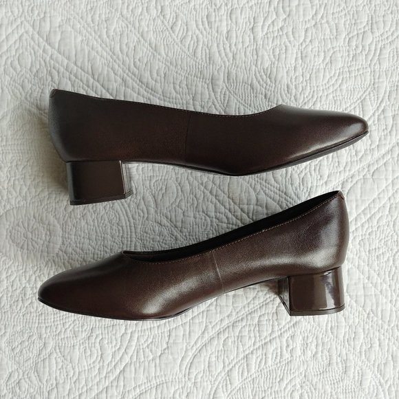 Brown Leather Pumps Size 10W - Picture 5 of 10